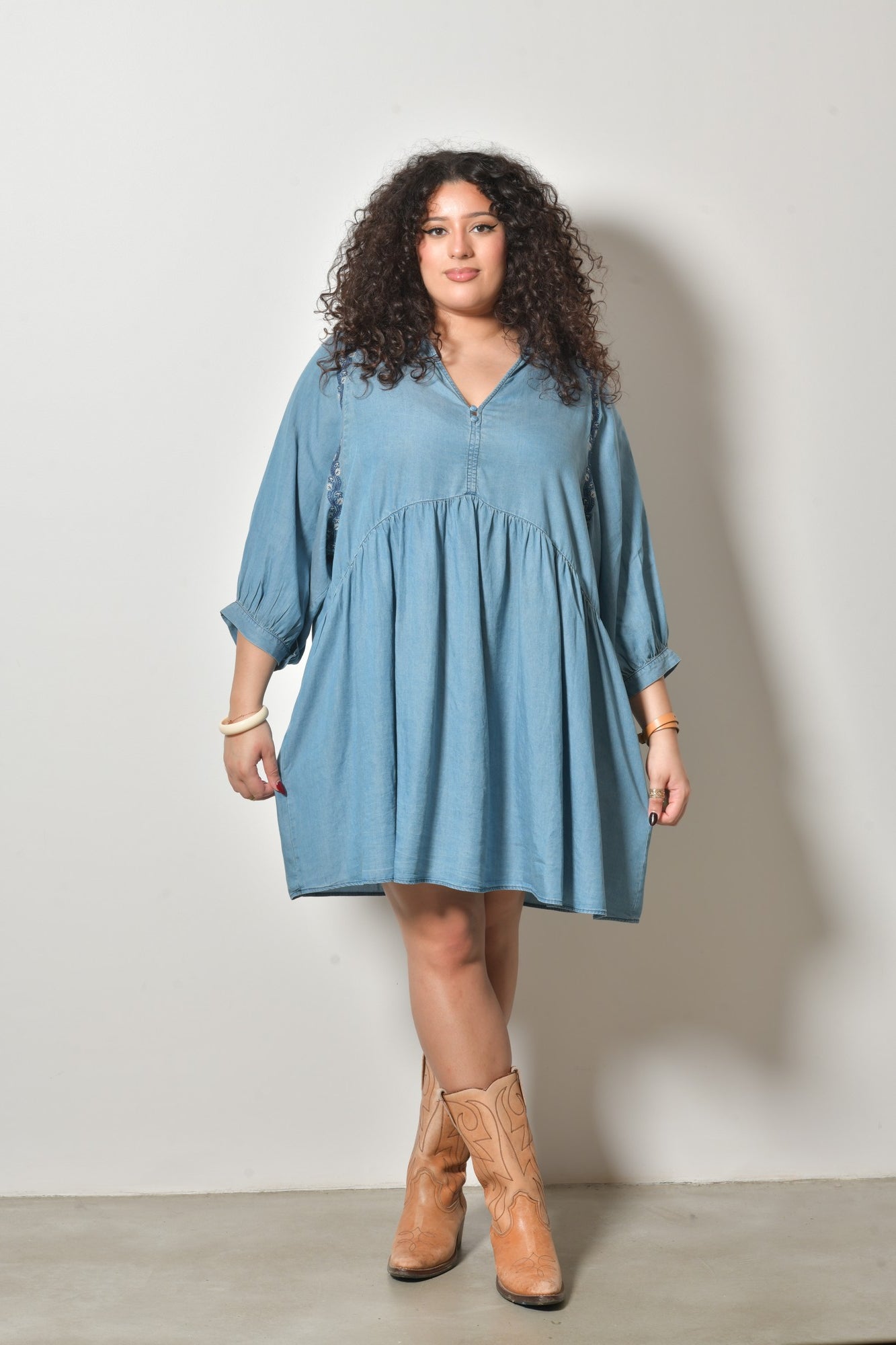 Robe brodée CHRYSALIDE fluide - Grande taille 44-58 - Denim